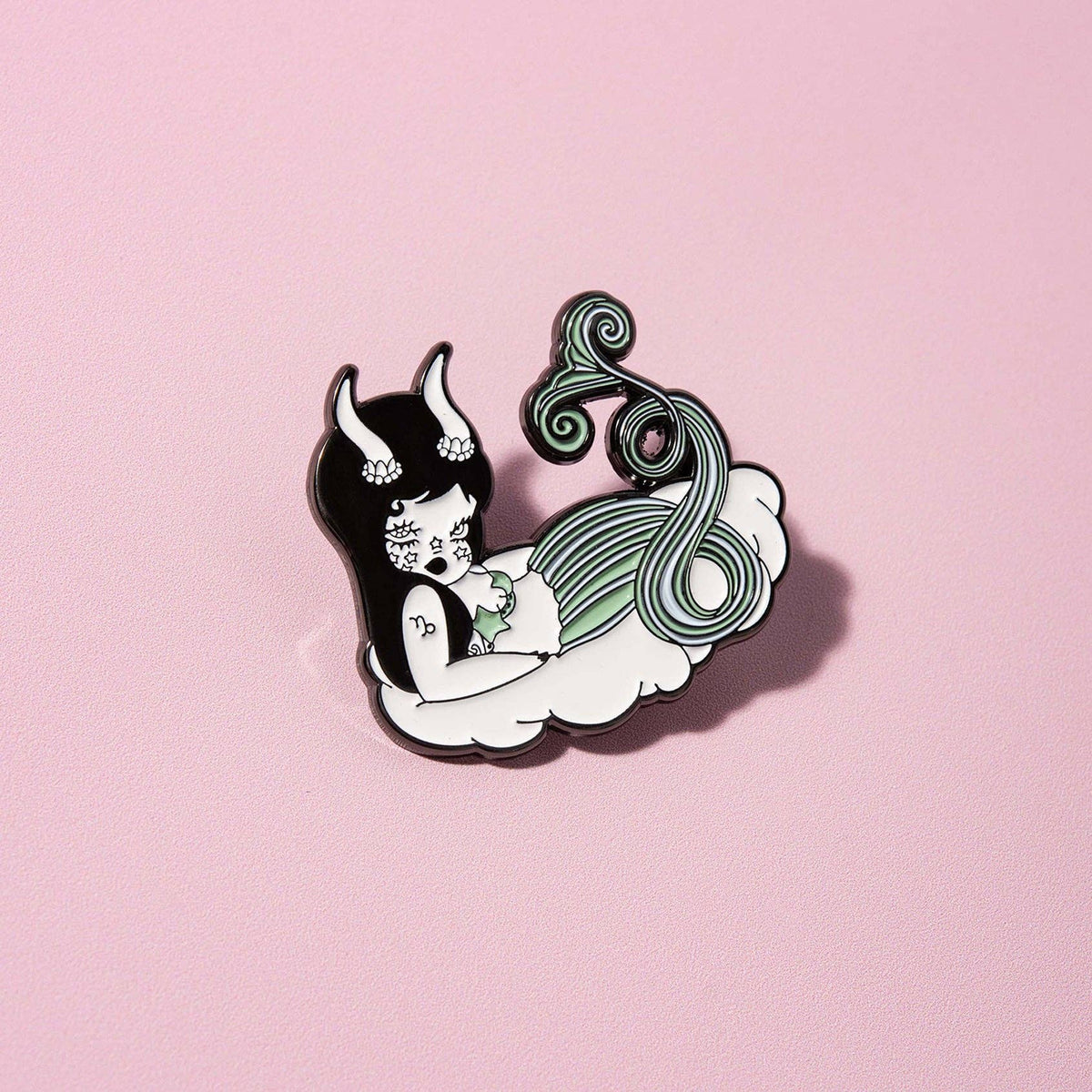 Cósmica Capricorn Pin