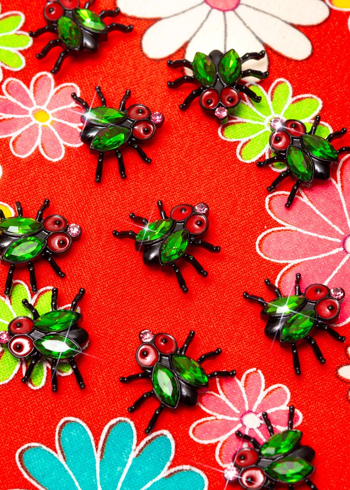 Fly brooch: Green wings