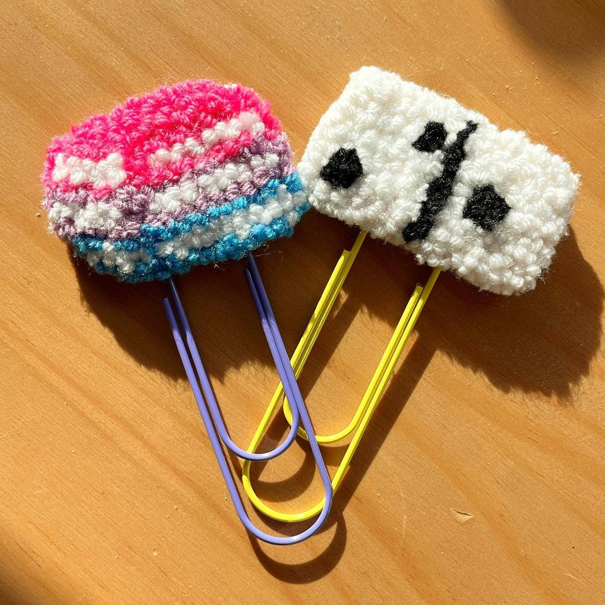 Jumbo Tufted Paper Clips / Bookmarks