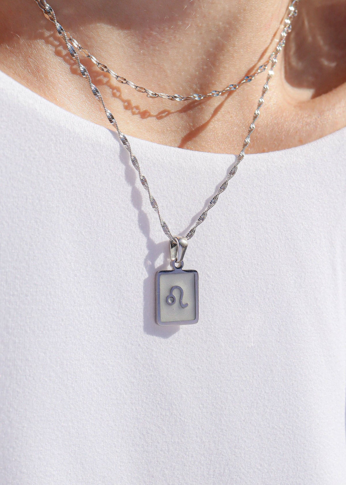 18K Gold PVD Zodiac Card Pendants: Gold / Cancer