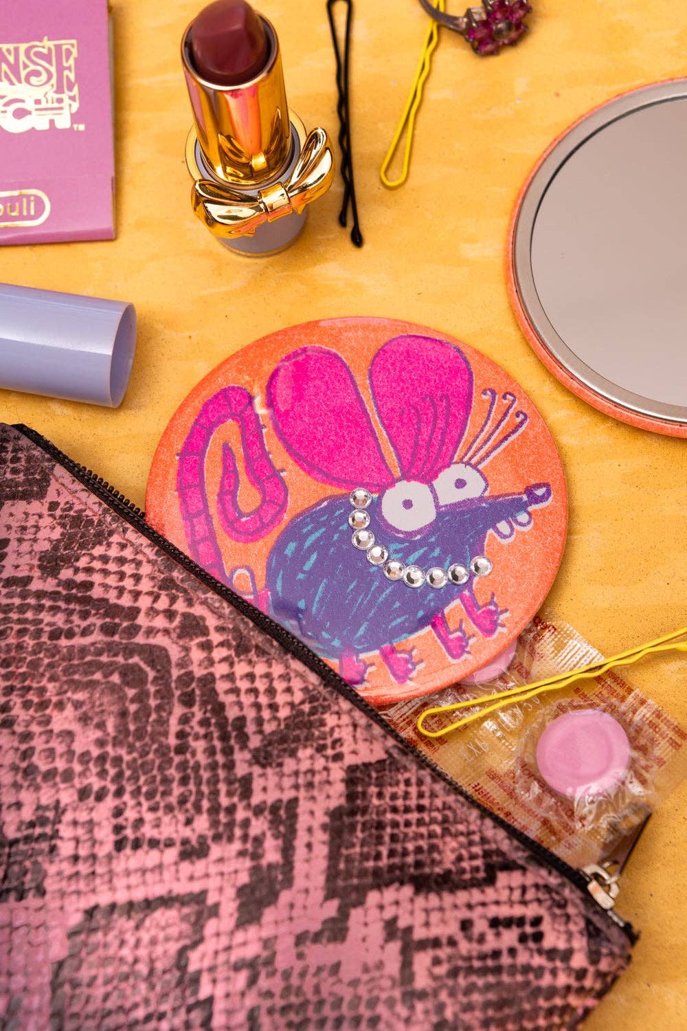 Beauty rat pocket mirror