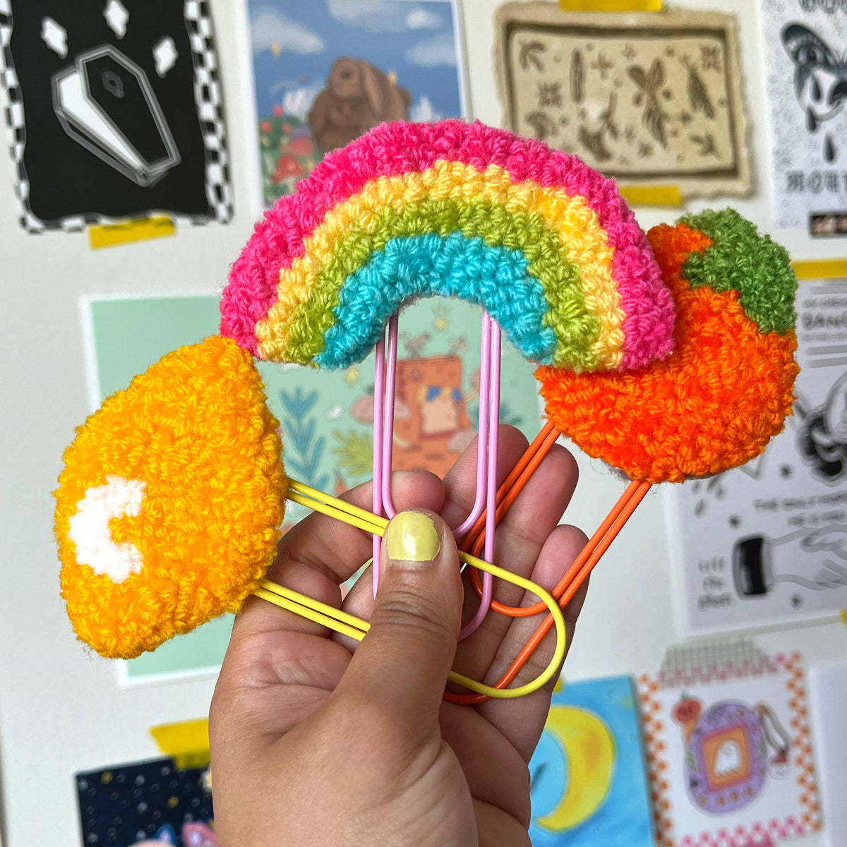 Jumbo Tufted Paper Clips / Bookmarks